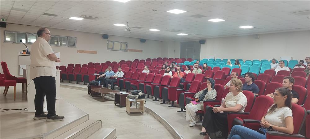 Fen Bilimleri Alanında TÜBİTAK 1001 ve 3501 Projeleri Yazma Eğitimi Gerçekleştirildi